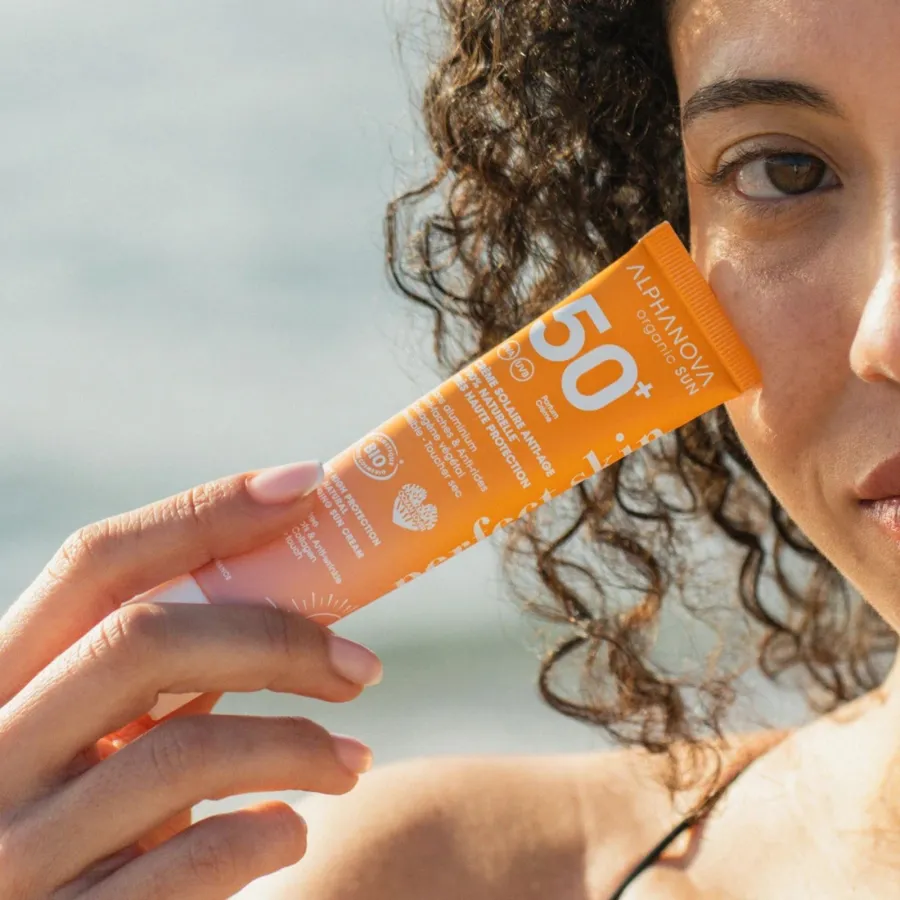 Crème solaire anti-âge SPF 50+ 100% naturelle – Invisible et toucher sec - Alphanova