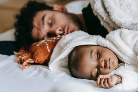 Aider votre bébé à avoir un bon sommeil : 10 conseils à essayer