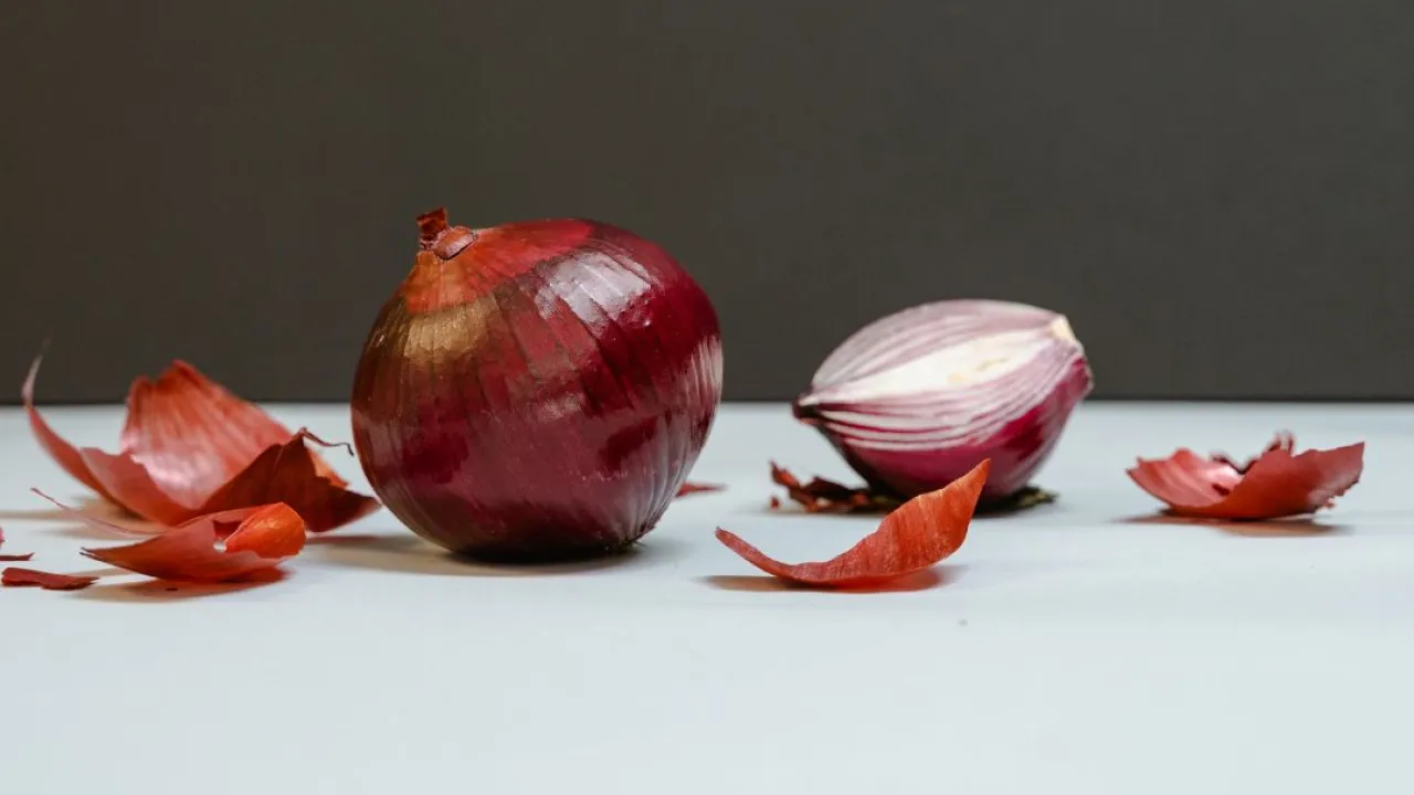 Fanes et pelures : cuisinez les restes de vos légumes !