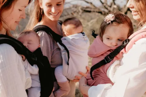Porte-bébé : l’alternative éco-responsable à la poussette