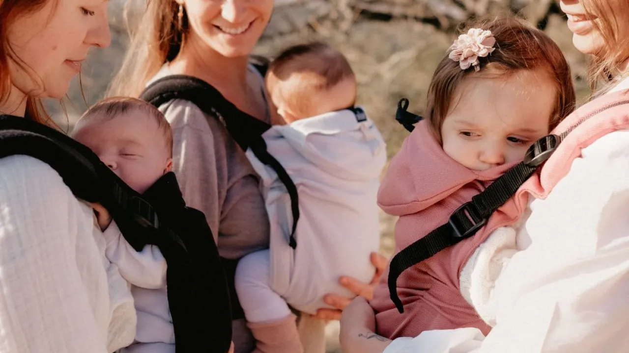 Porte-bébé : l’alternative éco-responsable à la poussette
