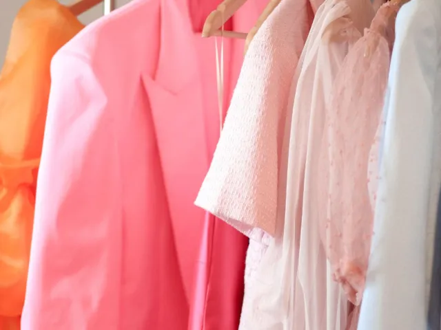 La Location de Vêtements : La Tendance Éco-responsable qui veut du bien à votre Porte-feuille !