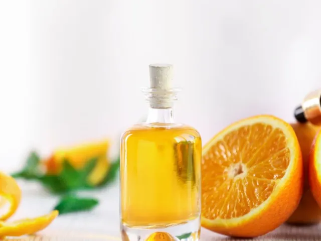 Huile essentielle de zeste d’orange douce
